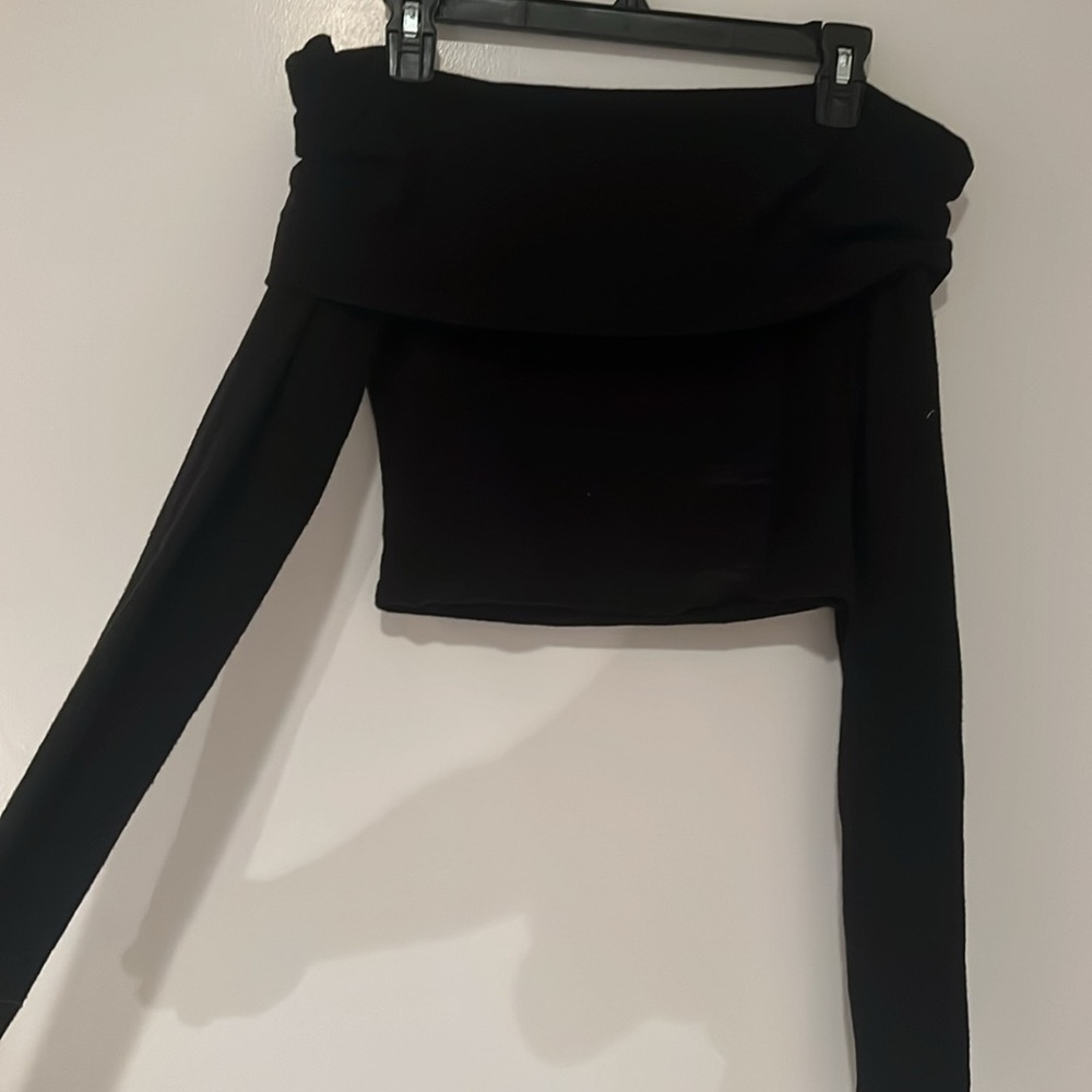 Are You Am I AYAI Black Off Shoulder Cropped Foldover Sweater